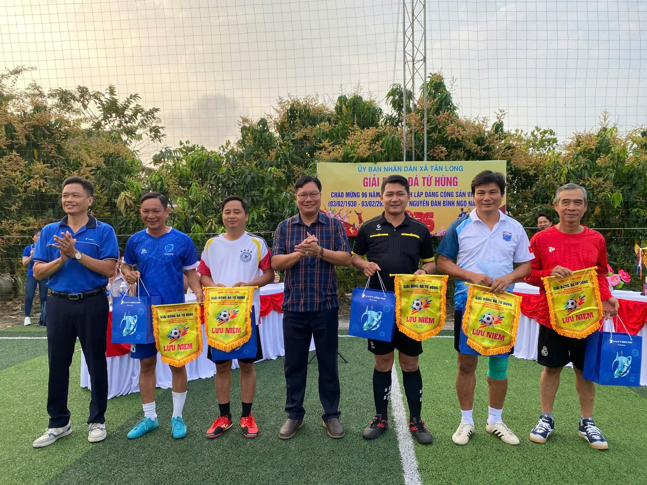 Sôi nổi Giải bóng đá Tứ Hùng - Tân Long năm 2026